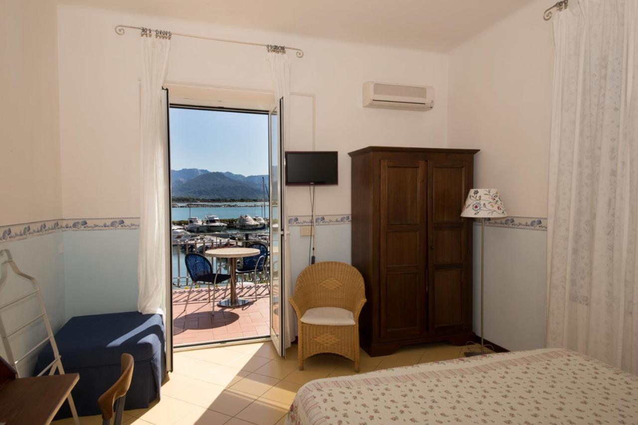 Hotel Sette Archi Bocca di Magra Luaran gambar