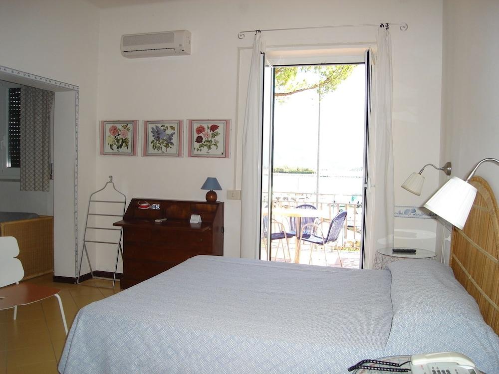 Hotel Sette Archi Bocca di Magra Luaran gambar